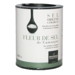 Fleur de sel de Camargue IGP, tradition camargaise depuis l'antiquité. Grain tendre et fondant offrant des qualités gustatives uniques